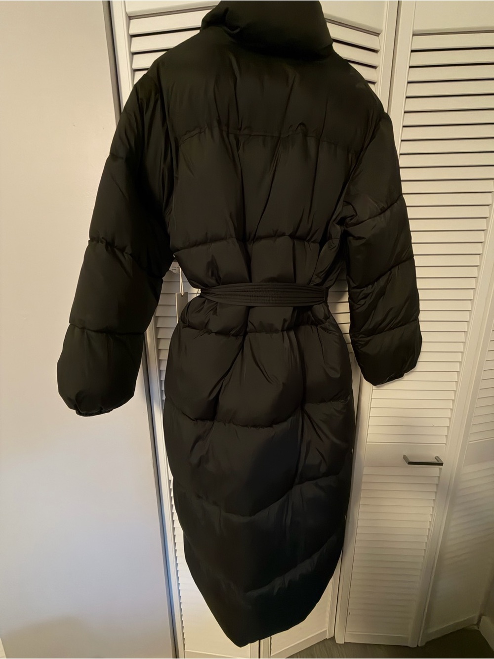 Good American Black Quilted Puffer Jacket with Zip Front